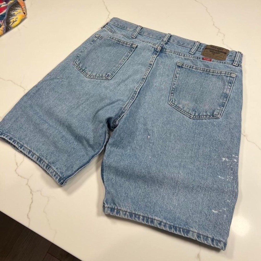 Wrangler Denim Shorts Mens 36 Relaxed Fit Light Wash Paint Splatter 606NKLT